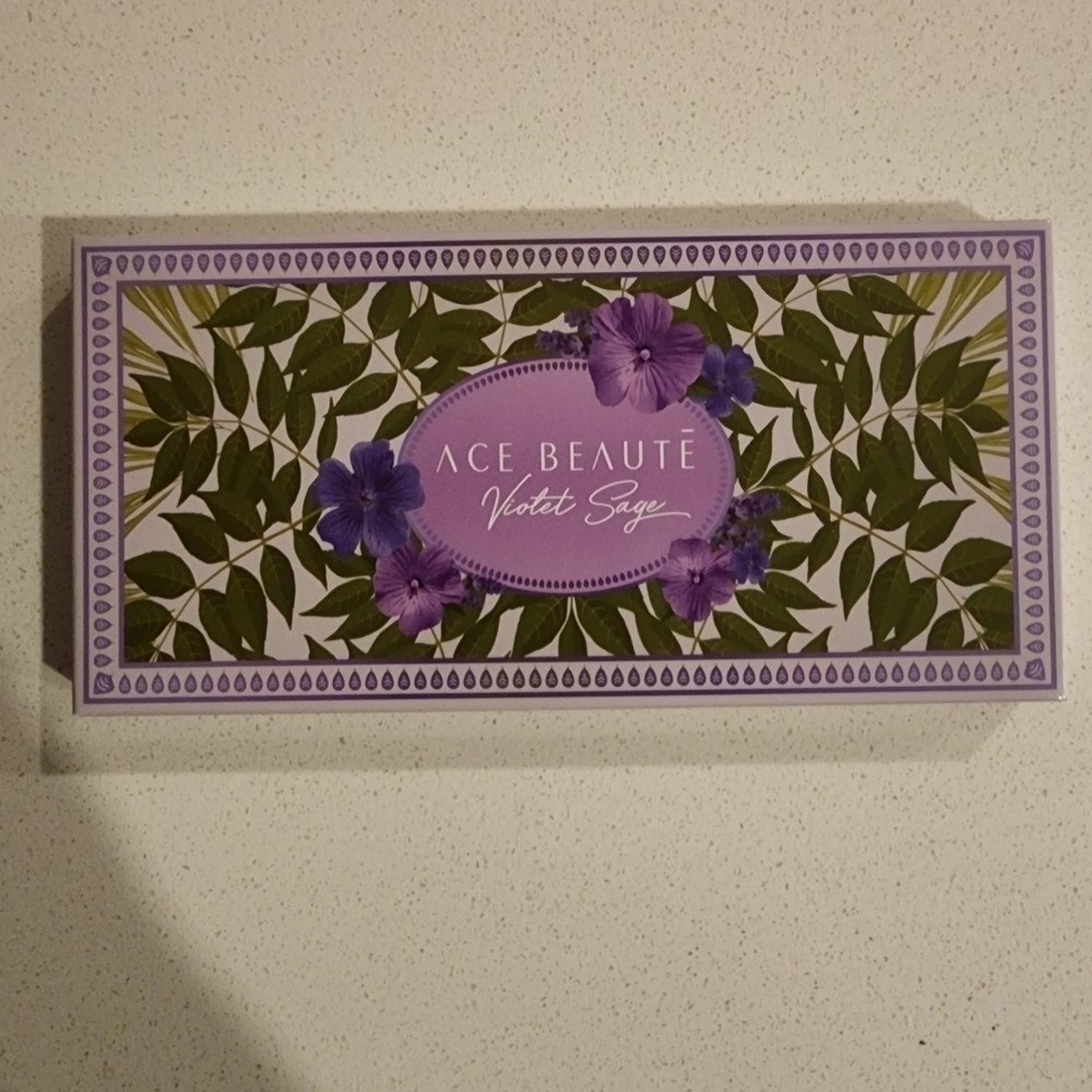 NIB Ace Beauté Violet Sage Eyeshadow Palette